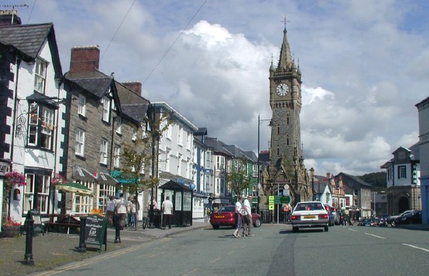 Machynlleth High Street shops - See text below